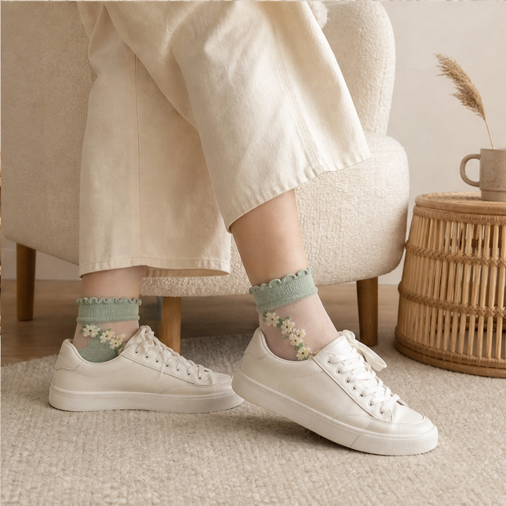 Bloomveil™ – Sheer Floral Lace Ankle Socks with Soft Cotton Sole + 1+1 FREE